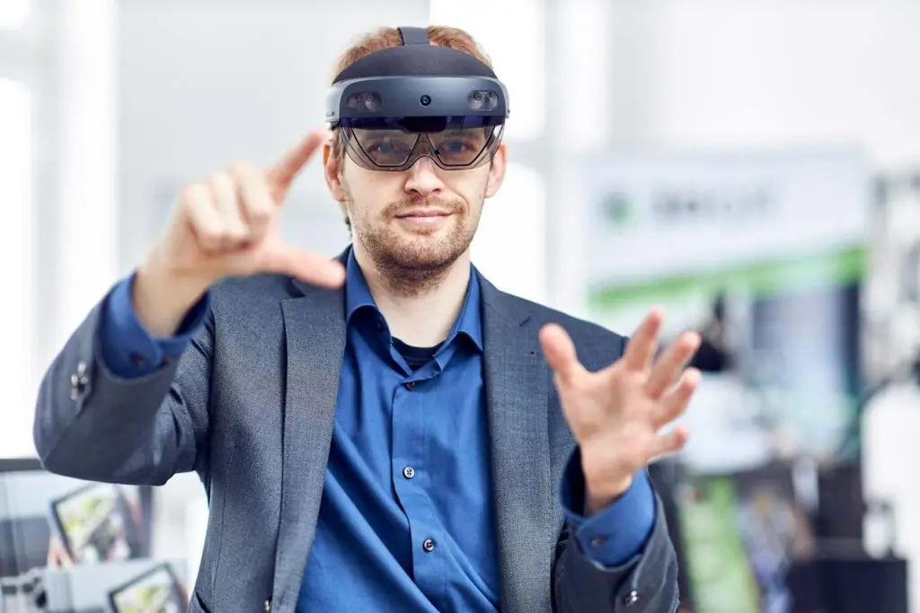 Aus- und Weiterbildung fördern mit AR- & VR-Technologie von 3DQR